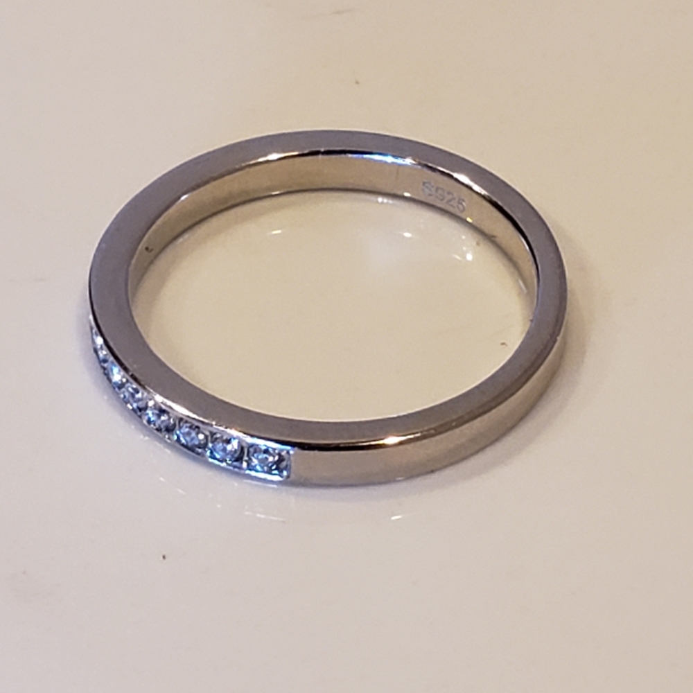 3x2.5mm wide Gold on Sterling Silver, Three Swarovski Crystal Rings, Tri-Colour - Picture 6 of 16
